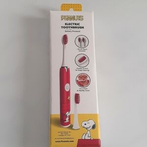NWT Peanuts Snoopy and Woodstock Red and White Battery Powered Toothbrush
